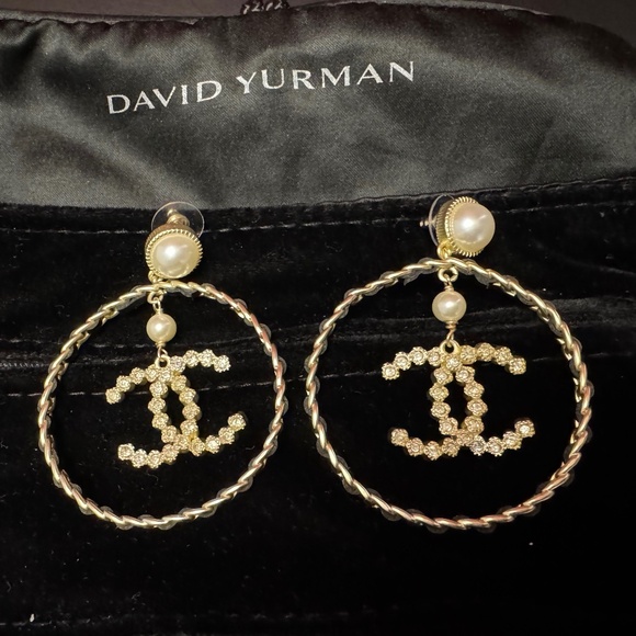 LE Rare Chanel CC Leather Quilted Pearl & Crystal Large Hoop Gold Earrings - Picture 3 of 3